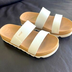 Girls reef sandals size 13/1